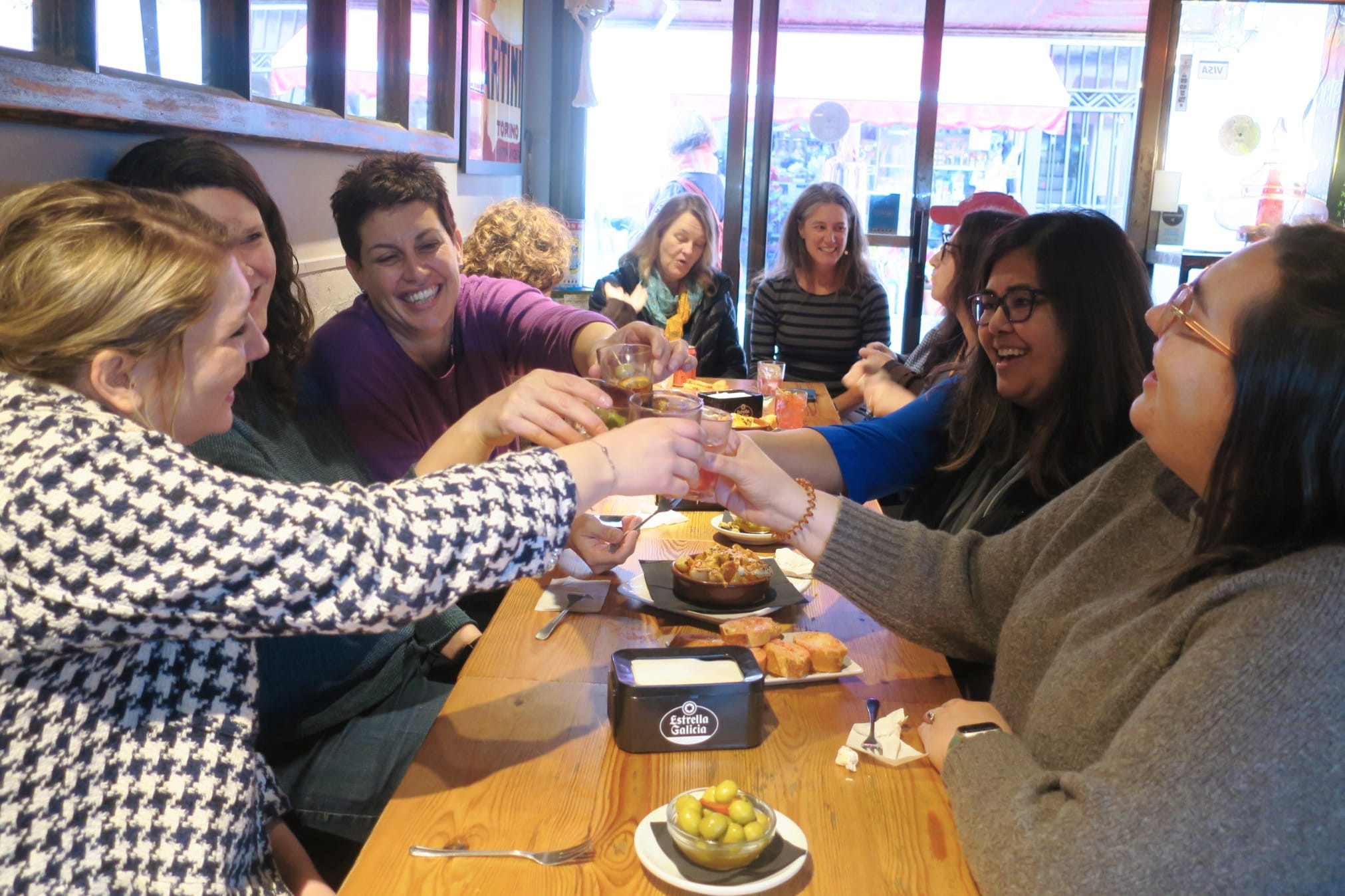 Un vermut en español en el barrio de Gracia Barcelona